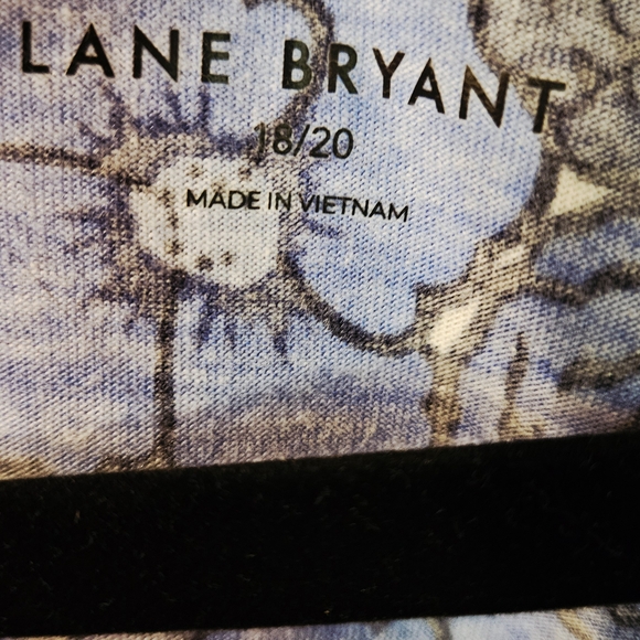 Lane Bryant 18/20 Roll-Sleeve Scoop-Neck Tee Blue Floral EUC - Picture 6 of 7